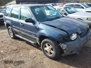 2001 Ford Escape XLT with VIN 1FMYU03181KC56156, listed as a IAAI auction lot 41231100 with 262,875 mi miles. Bid and sale history available at carsss.com. Image 1.