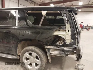 2017 Chevrolet Suburban Premier z VIN 1GNSKJKC0HR250854, wystawiony jako IAAI lot #41541476 z przebiegiem 128 231 mil mil oraz . Historia ofert i sprzedaży dostępna na DreamBid. Obrazek 6.