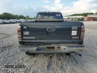 2006 GMC Sierra 3500 DRW SL z VIN 1GTHK33236F115273, wystawiony jako Copart lot #68807084 z przebiegiem 249 002 mil mil oraz Szkody całkowita. Historia ofert i sprzedaży dostępna na DreamBid. Obrazek 6.