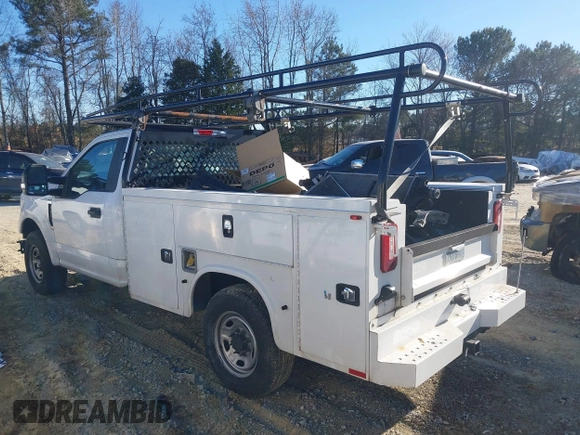 2019 Ford F-350 with VIN 1FDBF3A65KED19570, listed as a IAAI auction lot 41627705 with 158,017 mi miles and . Bid and sale history available at DreamBid. Image 3.