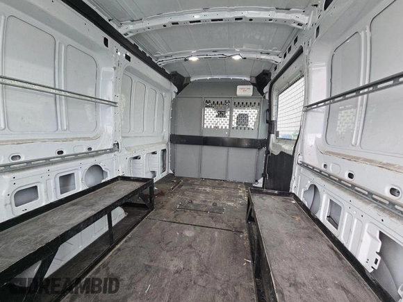 2018 Ford Transit с VIN 1FTYE1CM6JKB42240, выставлен на аукционе IAAI как лот 42624659 с пробегом 95 843 миль миль и . История ставок и продаж доступна на DreamBid. Изображение 7.
