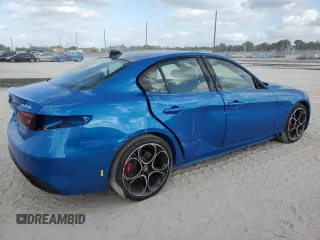 2023 Alfa Romeo Giulia Veloce z VIN ZARFAMBN1P7668694, wystawiony jako Copart lot #53982015 z przebiegiem 12 728 mil mil oraz Szkoda całkowita • Salvage title. Historia ofert i sprzedaży dostępna na DreamBid. Obrazek 3.