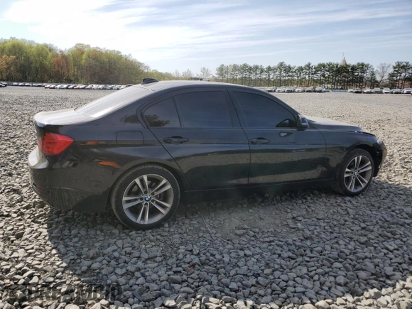 2013 BMW 3 Series 328i xDrive with VIN WBA3B5G5XDNS01335, listed as a Copart auction lot 54147535 with 138,505 mi miles and Salvage title. Bid and sale history available at DreamBid. Image 3.