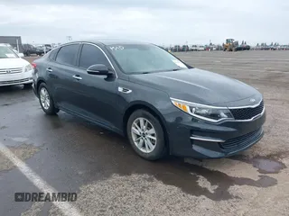 2016 Kia Optima LX z VIN 5XXGT4L39GG015544, wystawiony jako IAAI lot #41735735 z przebiegiem 135 742 mil mil oraz . Historia ofert i sprzedaży dostępna na DreamBid. Obrazek 1.