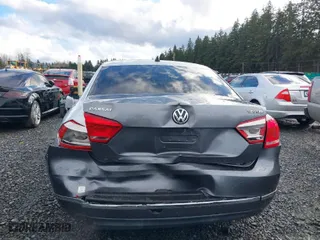 2016 Volkswagen Passat 1.8T R-Line with VIN 1VWAT7A30GC039285, listed as a IAAI auction lot 41642546 with 177,890 mi miles. Bid and sale history available at carsss.com. Image 6.
