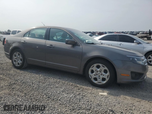 2010 Ford Fusion SE z VIN 3FAHP0HA2AR364858, wystawiony jako Copart lot #60855075 z przebiegiem 184 403 mil mil oraz Szkoda całkowita • Salvage title. Historia ofert i sprzedaży dostępna na DreamBid. Obrazek 4.