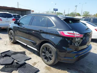 2023 Ford Edge SE z VIN 2FMPK4G90PBA05532, wystawiony jako IAAI lot #41845991 z przebiegiem 39 568 mil mil oraz . Historia ofert i sprzedaży dostępna na DreamBid. Obrazek 3.