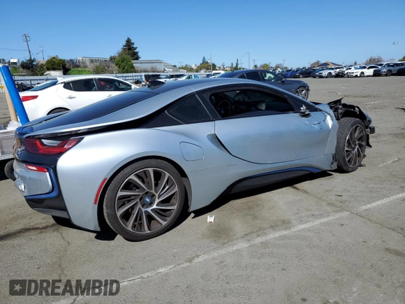 2017 BMW i8 z VIN WBY2Z2C37HV676698, wystawiony jako Copart lot #46544875 z przebiegiem 76 543 mil mil oraz Szkoda całkowita • Salvage title. Historia ofert i sprzedaży dostępna na DreamBid. Obrazek 3.