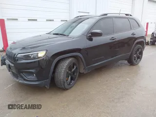 2019 Jeep Cherokee Latitude Plus z VIN 1C4PJLLB8KD396345, wystawiony jako IAAI lot #41201994 z przebiegiem 63 947 mil mil oraz . Historia ofert i sprzedaży dostępna na DreamBid. Obrazek 2.