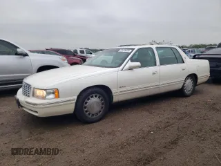 1999 Cadillac DeVille z VIN 1G6KD54Y5XU755208, wystawiony jako Copart lot #57478225 z przebiegiem 88 915 mil mil oraz Tytuł czysty. Historia ofert i sprzedaży dostępna na DreamBid. Obrazek 1.