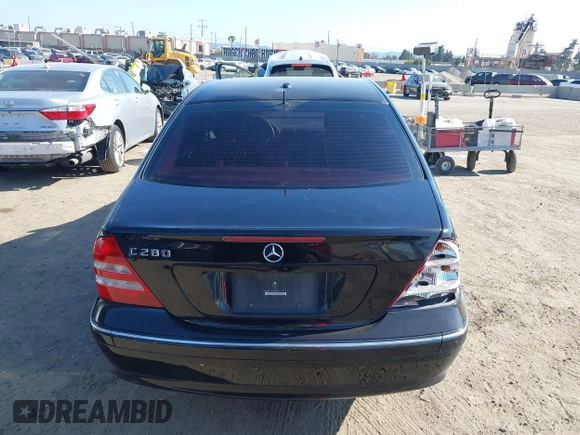2007 Mercedes-Benz C with VIN WDBRF54J07F839688, listed as a IAAI auction lot 42157558 with 138,518 mi miles and . Bid and sale history available at DreamBid. Image 16.