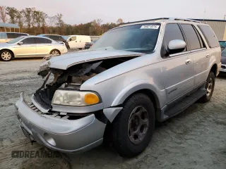2000 Lincoln Navigator z VIN 5LMEU27AXYLJ35560, wystawiony jako Copart lot #78821874 z przebiegiem Nie podano mil oraz Szkoda całkowita • Salvage title. Historia ofert i sprzedaży dostępna na DreamBid. Obrazek 1.