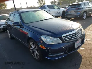 2014 Mercedes-Benz C 250 Sport с VIN WDDGF4HB2EA965315, выставлен на аукционе IAAI как лот 42588231 с пробегом 209 774 миль миль и . История ставок и продаж доступна на DreamBid. Изображение 1.