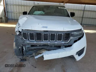 2023 Jeep Grand Cherokee Laredo z VIN 1C4RJGAG7PC535294, wystawiony jako Copart lot #87948155 z przebiegiem 43 469 mil mil oraz Czysty tytuł • Clean title. Historia ofert i sprzedaży dostępna na DreamBid. Obrazek 5.