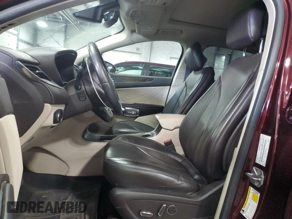 2019 Lincoln MKC Reserve with VIN 5LMCJ3D98KUL02399, listed as a Copart auction lot 68334054 with 51,758 mi miles and Salvage Title. Bid and sale history available at carsss.com. Image 7.