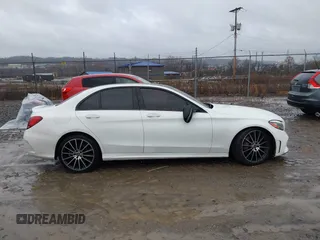 2019 Mercedes-Benz C 300 с VIN 55SWF8EB4KU320670, выставлен на аукционе IAAI как лот 41053917 с пробегом 77 942 миль миль и . История ставок и продаж доступна на DreamBid. Изображение 13.