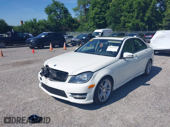 2012 Mercedes-Benz C 300 Sport с VIN WDDGF8BB8CA691471, выставлен на аукционе IAAI как лот 42621659 с пробегом 96 945 миль миль и . История ставок и продаж доступна на DreamBid. Изображение 2.