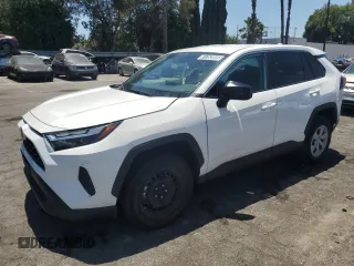 2024 Toyota RAV4 LE with VIN 2T3F1RFV8RW428664, listed as a Copart auction lot 61762895 with 32,370 mi miles and Salvage title. Bid and sale history available at DreamBid. Image 1.