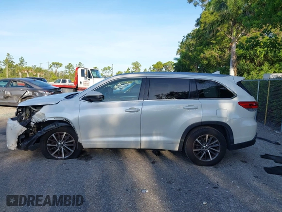 2018 Toyota Highlander SE with VIN 5TDKZRFH6JS534716, listed as a IAAI auction lot 42554743 with 154,636 mi miles and . Bid and sale history available at DreamBid. Image 15.