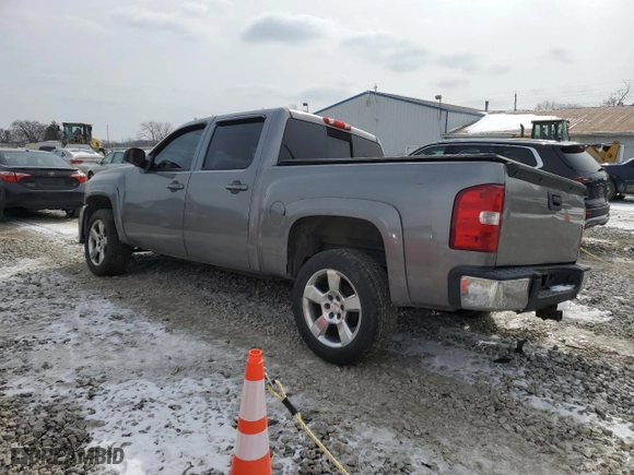 2007 Chevrolet Silverado 1500 LTZ with VIN 2GCEK13M571659095, listed as a Copart auction lot 45186225 with 200,744 mi miles and Salvage Title. Bid and sale history available at carsss.com. Image 2.