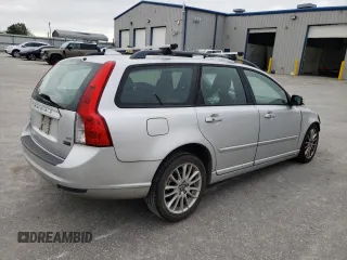 2010 Volvo V50 with VIN YV1382MW8A2528644, listed as a Copart auction lot 72608874 with 137,984 mi miles and Salvage Title. Bid and sale history available at carsss.com. Image 3.