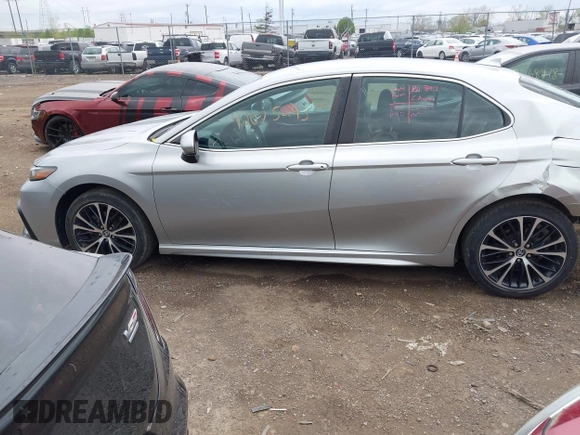 2021 Toyota Camry SE Nightshade with VIN 4T1G11AK1MU458190, listed as a IAAI auction lot 42075243 with 48,731 mi miles and . Bid and sale history available at carsss.com. Image 15.