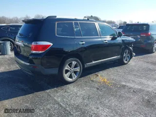 2011 Toyota Highlander Limited with VIN 5TDYK3EH1BS028564, listed as a IAAI auction lot 41282900 with 202,677 mi miles. Bid and sale history available at carsss.com. Image 4.