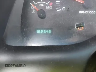 2000 Dodge 2500 z VIN 3B7KC23Z3YG106911, wystawiony jako IAAI lot #42250441 z przebiegiem 162 349 mil mil oraz . Historia ofert i sprzedaży dostępna na DreamBid. Obrazek 7.