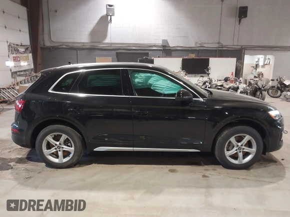 2021 Audi Q5 Premium with VIN WA1AAAFY0M2128148, listed as a IAAI auction lot 41240680 with 37,977 mi miles. Bid and sale history available at carsss.com. Image 13.