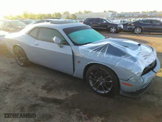 2020 Dodge Challenger R/T Scat Pack with VIN 2C3CDZFJ8LH236115, listed as a IAAI auction lot 40259153 with 19,314 mi miles. Bid and sale history available at carsss.com. Image 1.