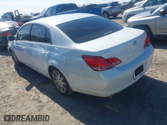 2007 Toyota Avalon XL with VIN 4T1BK36B17U196283, listed as a IAAI auction lot 41569087 with 370,304 mi miles. Bid and sale history available at carsss.com. Image 3.