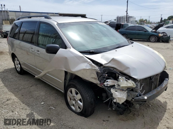 2005 Toyota Sienna CE z VIN 5TDZA23C45S240422, wystawiony jako Copart lot #56770965 z przebiegiem 225 623 mil mil oraz Szkoda całkowita • Salvage title. Historia ofert i sprzedaży dostępna na DreamBid. Obrazek 4.