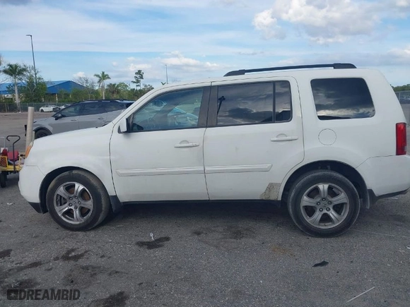 2013 Honda Pilot EX-L with VIN 5FNYF3H5XDB038328, listed as a IAAI auction lot 41690243 with 226,175 mi miles. Bid and sale history available at carsss.com. Image 14.