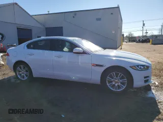 2019 Jaguar XE 25t Premium with VIN SAJAJ4FX2KCP45087, listed as a Copart auction lot 39395124 with 34,035 mi miles. Bid and sale history available at carsss.com. Image 4.