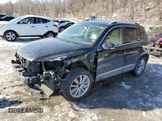2012 Volkswagen Tiguan LE z VIN WVGAV7AX5CW530097, wystawiony jako Copart lot #45894465 z przebiegiem 158 267 mil mil oraz Czysty tytuł • Clean title. Historia ofert i sprzedaży dostępna na DreamBid. Obrazek 1.