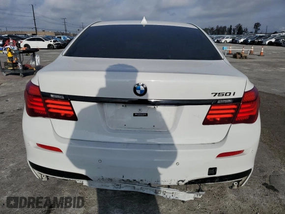 2014 BMW 7 Series 750i с VIN WBAYA8C53ED499850, выставлен на аукционе Copart как лот 43049625 с пробегом 85 780 миль миль и Списание • Salvage title. История ставок и продаж доступна на DreamBid. Изображение 6.
