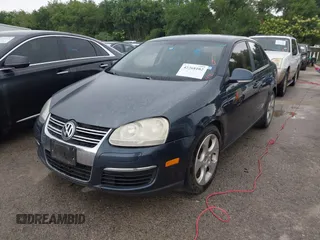 2008 Volkswagen Jetta S с VIN 3VWJM71K68M071159, выставлен на аукционе IAAI как лот 42268102 с пробегом 159 231 миль миль и . История ставок и продаж доступна на DreamBid. Изображение 2.