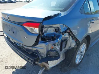2025 Toyota Corolla LE z VIN 5YFB4MDEXSP241048, wystawiony jako IAAI lot #41710245 z przebiegiem 4 195 mil mil oraz . Historia ofert i sprzedaży dostępna na DreamBid. Obrazek 18.