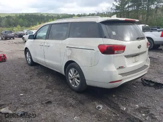 2016 Kia Sedona LX with VIN KNDMB5C1XG6182780, listed as a IAAI auction lot 41958613 with 133,747 mi miles. Bid and sale history available at carsss.com. Image 3.