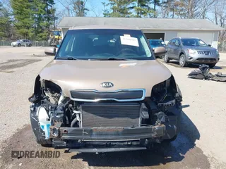 2015 Kia Soul with VIN KNDJN2A29F7167460, listed as a IAAI auction lot 41900985 with 91,948 mi miles. Bid and sale history available at carsss.com. Image 13.