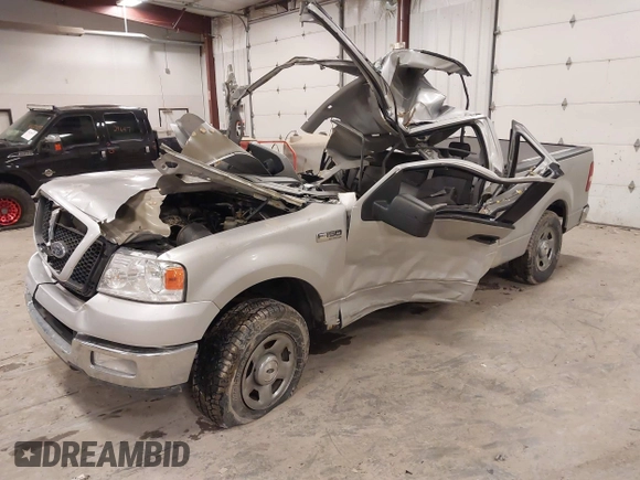 2004 Ford F-150 STX with VIN 1FTRX12W84NC03804, listed as a IAAI auction lot 41683231 with 1 mi miles. Bid and sale history available at carsss.com. Image 2.