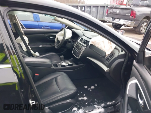2016 Nissan Altima SR with VIN 1N4AL3AP2GC214902, listed as a IAAI auction lot 41259992 with 168,905 mi miles and . Bid and sale history available at carsss.com. Image 5.