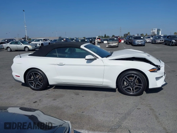 2018 Ford Mustang EcoBoost Premium z VIN 1FATP8UH8J5111364, wystawiony jako IAAI lot #42261261 z przebiegiem 102 703 mil mil oraz . Historia ofert i sprzedaży dostępna na DreamBid. Obrazek 14.