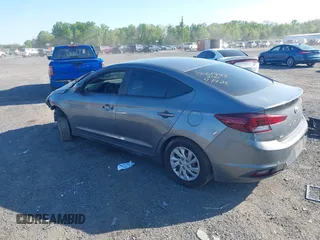 2019 Hyundai Elantra SE z VIN 5NPD74LF3KH453524, wystawiony jako IAAI lot #42062706 z przebiegiem 109 095 mil mil oraz . Historia ofert i sprzedaży dostępna na DreamBid. Obrazek 3.