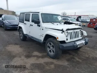 2017 Jeep Wrangler Unlimited Sahara z VIN 1C4BJWEG2HL695672, wystawiony jako IAAI lot #42008396 z przebiegiem 56 028 mil mil oraz . Historia ofert i sprzedaży dostępna na DreamBid. Obrazek 1.