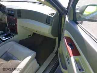 2006 Jeep Grand Cherokee Limited with VIN 1J4HR58286C102806, listed as a IAAI auction lot 41519023 with NaN miles. Bid and sale history available at carsss.com. Image 5.