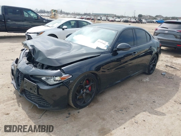 2017 Alfa Romeo Giulia Ti z VIN ZARFAECN7H7541762, wystawiony jako IAAI lot #41549460 z przebiegiem Nie podano mil oraz . Historia ofert i sprzedaży dostępna na DreamBid. Obrazek 17.