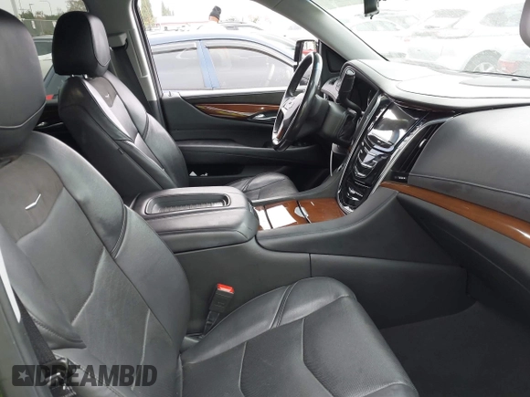 2020 Cadillac Escalade ESV Luxury z VIN 1GYS4HKJ7LR116999, wystawiony jako IAAI lot #40707280 z przebiegiem 117 358 mil mil oraz . Historia ofert i sprzedaży dostępna na DreamBid. Obrazek 5.