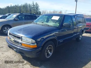2001 Chevrolet S-10 LS with VIN 1GCCS19WX18259344, listed as a IAAI auction lot 41885132 with 77,628 mi miles and . Bid and sale history available at DreamBid. Image 2.