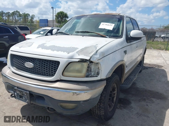2002 Ford F-150 XLT with VIN 1FTRW08L02KA10457, listed as a IAAI auction lot 41704625 with 151,072 mi miles. Bid and sale history available at carsss.com. Image 6.